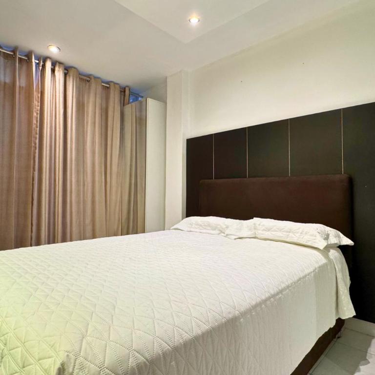 Depa 2 dormitorios en primer piso con cochera en San Andrés - Two-Bedroom Apartment - 14