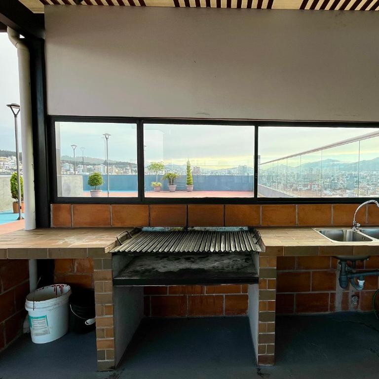 Suite en Quito, vistas, parqueo y área social - One-Bedroom Apartment - 4