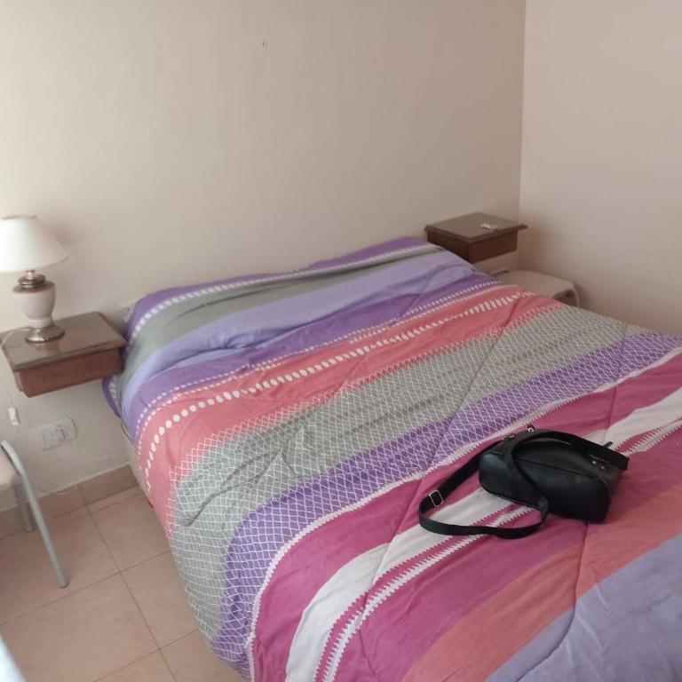 Departamento con cochera para 4 personas, 2 ambientes en Villa Gessel a cuatro cuadras de la playa - One-Bedroom Apartment - 2