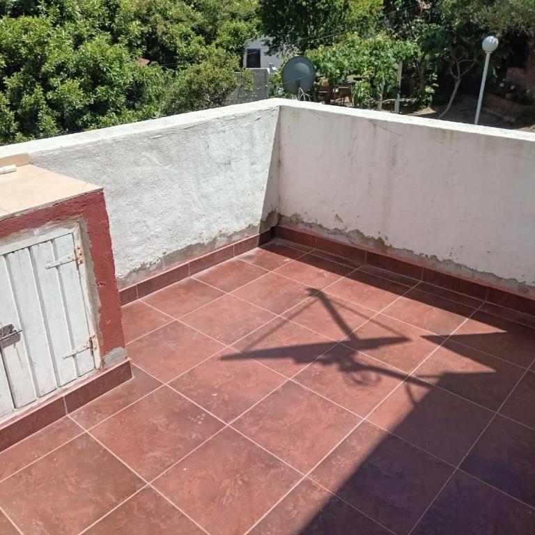 Departamento con cochera para 4 personas, 2 ambientes en Villa Gessel a cuatro cuadras de la playa - One-Bedroom Apartment - 6