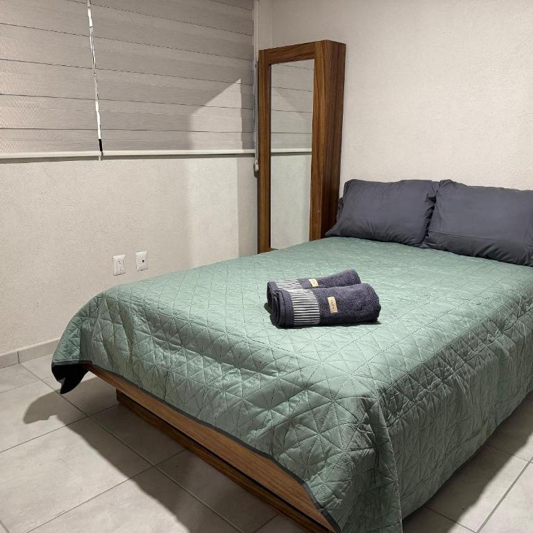 Depto nuevo cerca de H. Civil Viejo con A/C - Apartamento con terraza - 6
