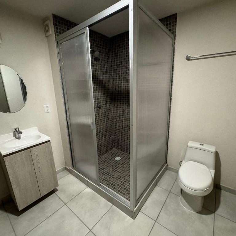 Depto nuevo cerca de H. Civil Viejo con A/C - Apartamento con terraza - 14