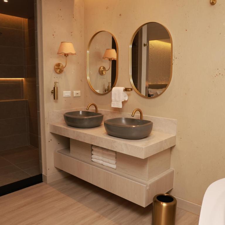 VPV Suites & Casino - King Suite with Spa Bath - 3