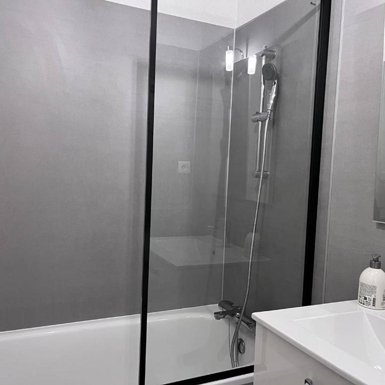 Charmant appartement rénové à Cauterets - 4 pers - FR-1-812-152 - Appartement - 3