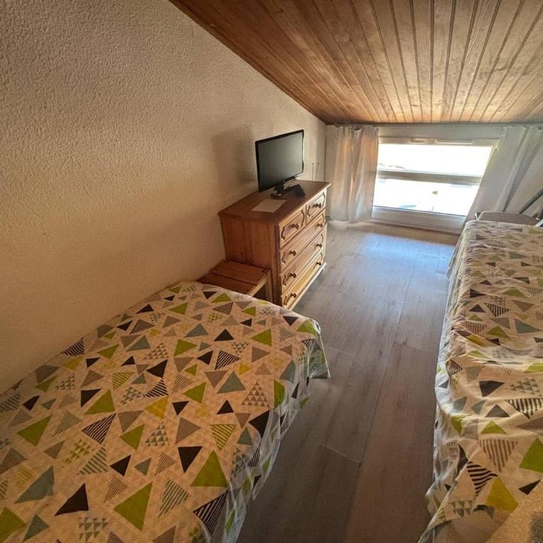 Appartement T3 aux Angles avec balcon et vue lac - Appartement 2 Chambres - 5