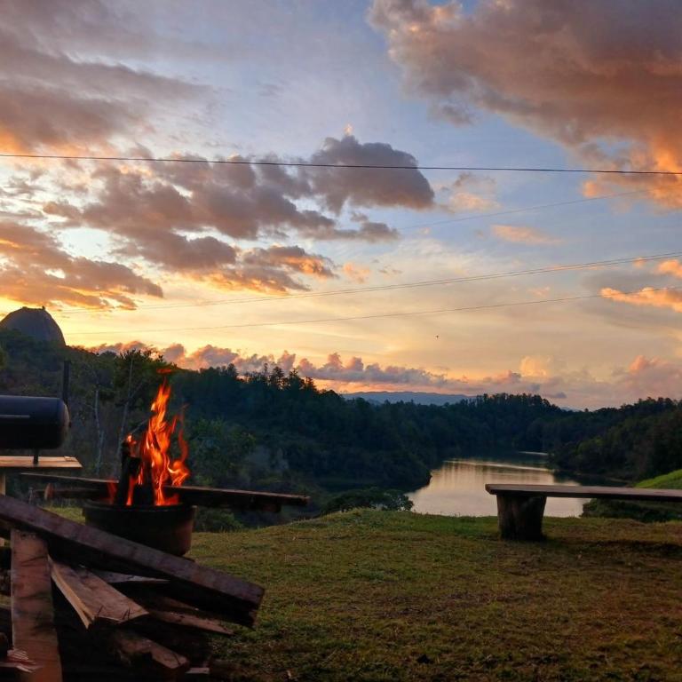 Nakawe Guatape - Queen Room with Spa Bath - 1