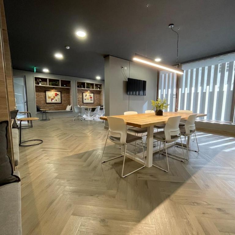 Air Conditioning, Pool, Bedding Towels, Gym, Wifi 6, Free Parking Level 20 - Two-Bedroom Apartment with Mountain View - 13