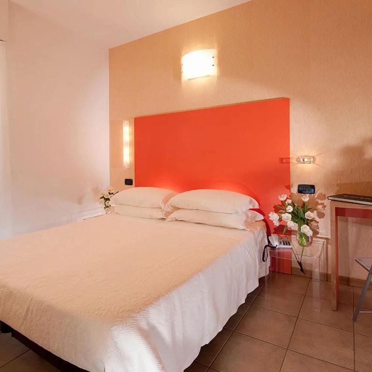 Hotel Rex - Fronte mare Riccione - Economy Double or Twin Room - 2