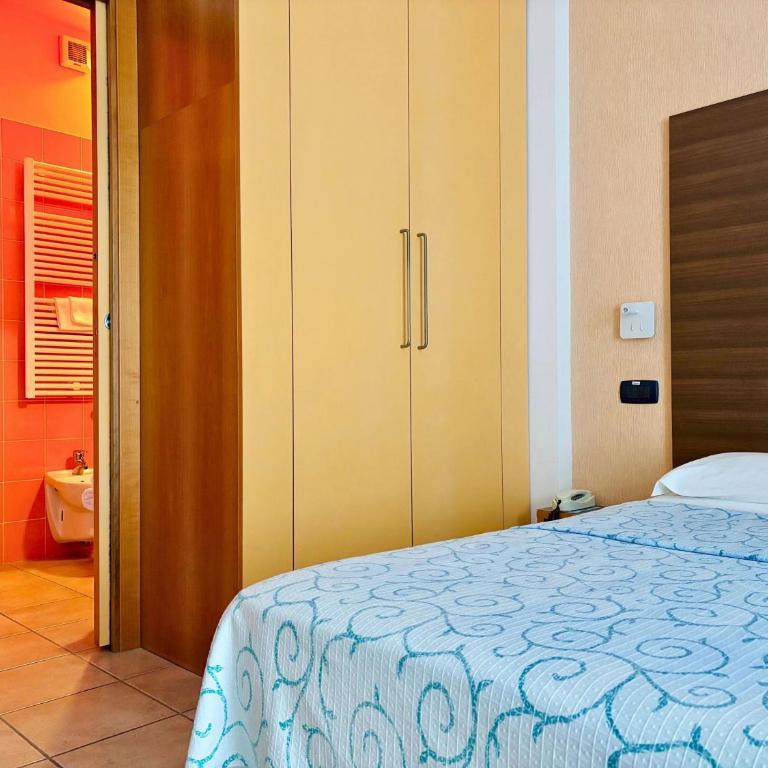 Hotel Rex - Fronte mare Riccione - Economy Double or Twin Room - 4