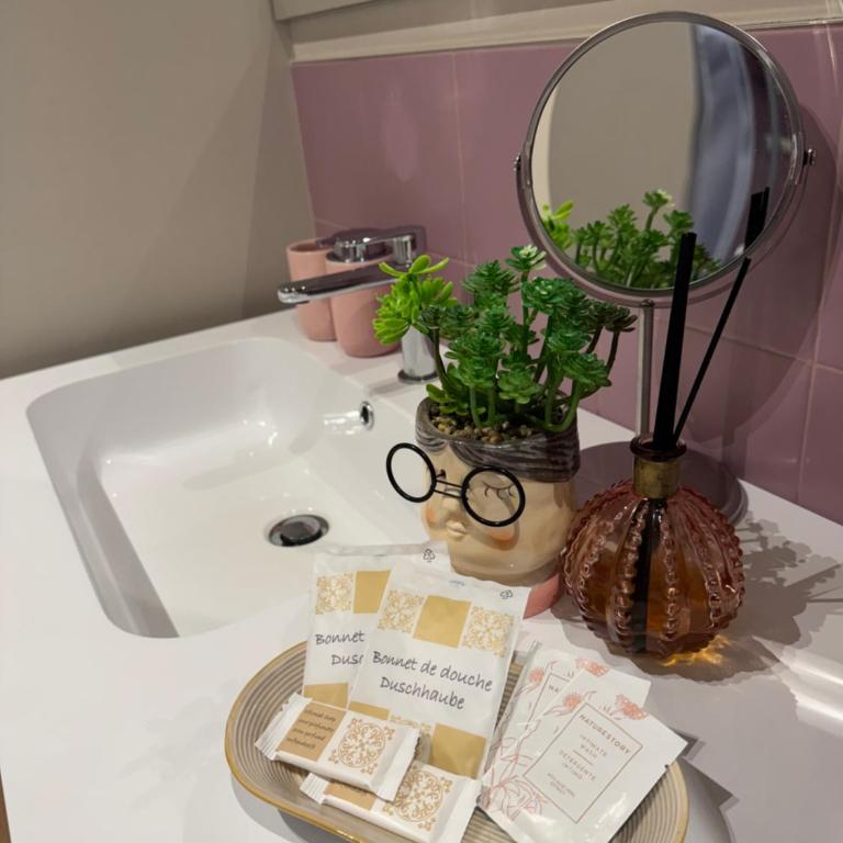 My Guest Milan Suite - Double or Twin Room with Private Bathroom - 3