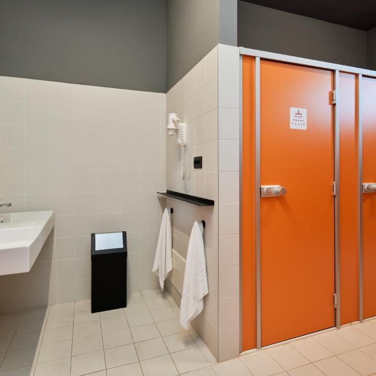 Hotello Padova - Dormitorio Femminile con 6 Letti - 9