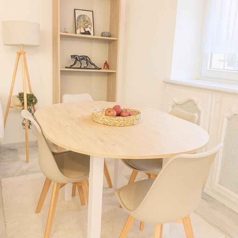 Quiet Private Apartment - 2min Train Station - 5min Palais Croisette - Private entrance - Appartement 2 Chambres avec Terrasse - 13