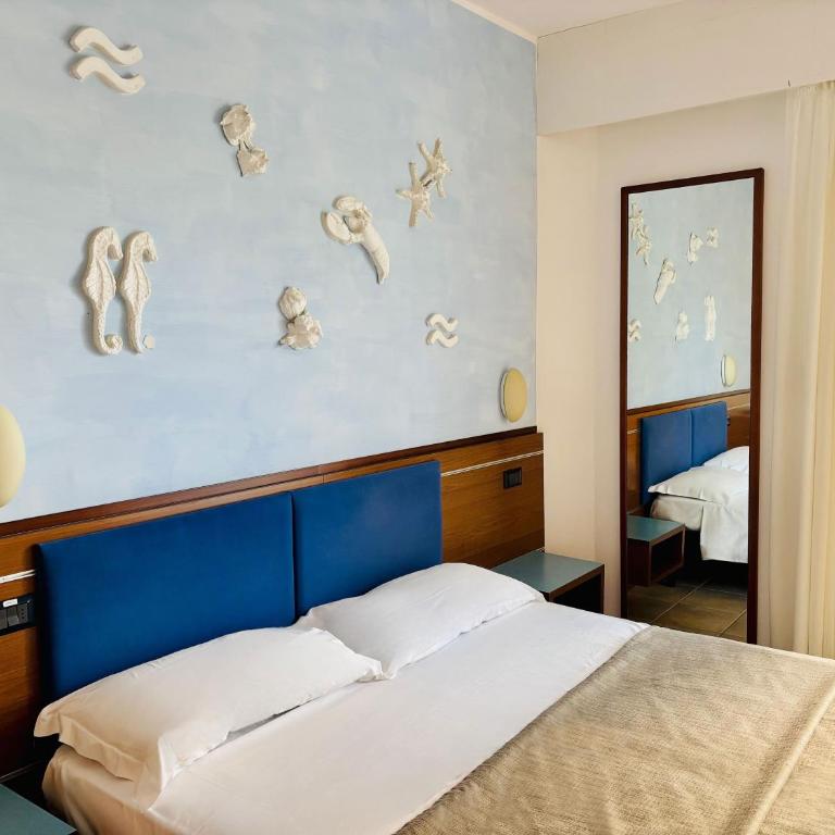 Hotel Rex - Fronte mare Riccione - Standard Double or Twin Room with Sea View - 3