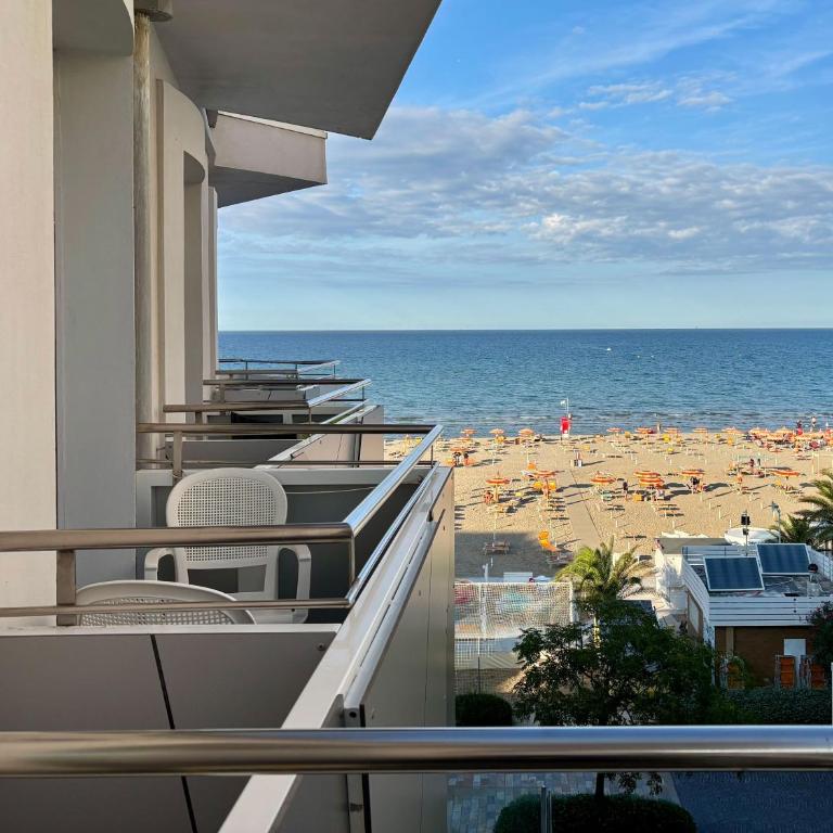 Hotel Rex - Fronte mare Riccione - Standard Double or Twin Room with Sea View - 5