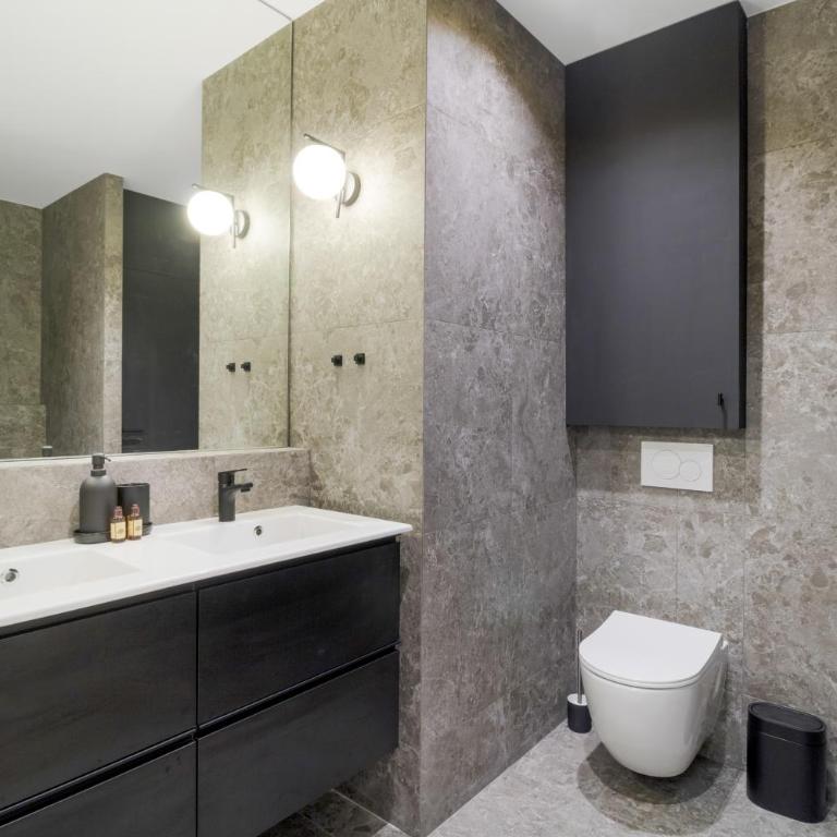 Elegant 3-room air-conditioned apartment in the heart of Le Marais - Two-Bedroom Apartment - 20