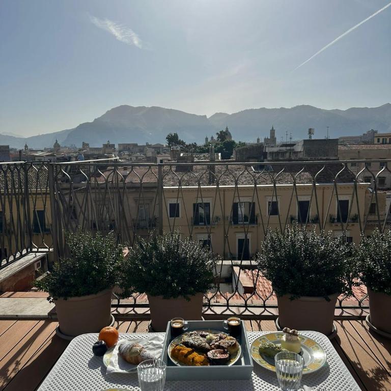 Apartment with 2 Terraces near Teatro Massimo - One-Bedroom Apartment - 11