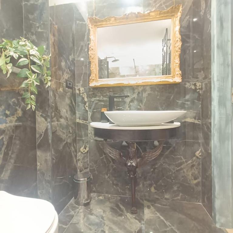 BNB Frescoes Rooms San Frediano - Camera King Deluxe - 27