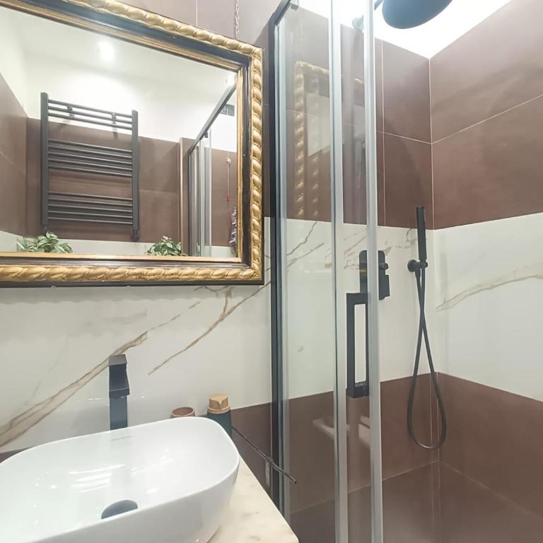 BNB Frescoes Rooms San Frediano - Camera Deluxe - 19