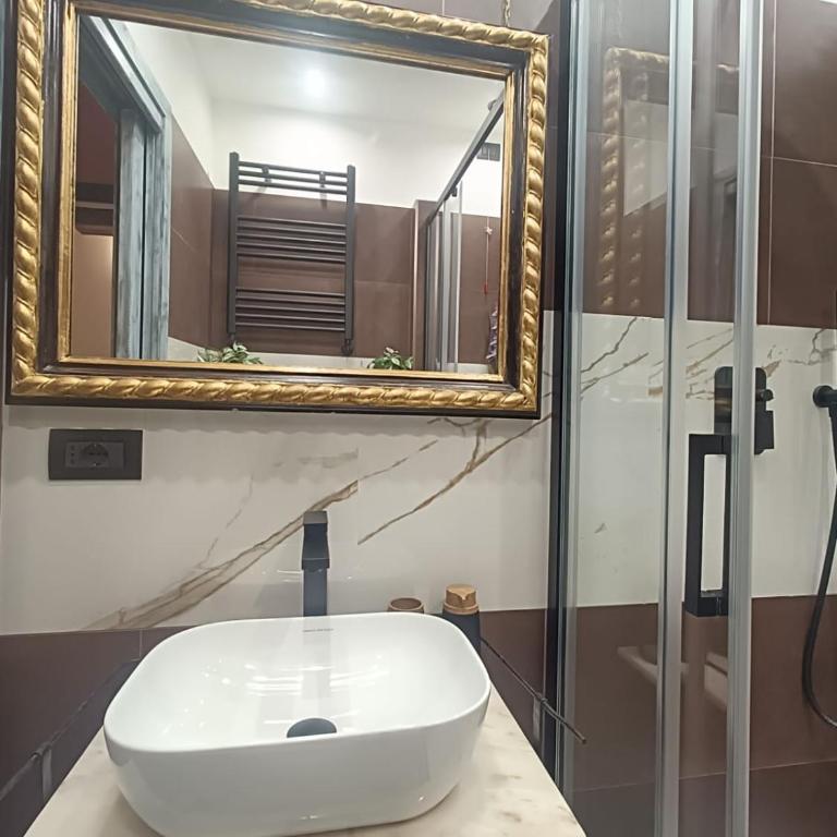 BNB Frescoes Rooms San Frediano - Camera Deluxe - 22