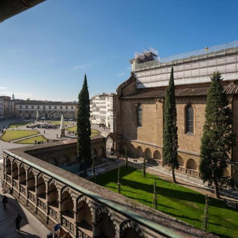 Avelli Pia Fourth Floor with 2 Bathrooms - Florence Charming Apartments - Delightful and bright 4rd-floor apartment without elevator, overlooking one of Florence's most beautiful squares, Exceptionally located for exploring the city - Appartamento con 1 Camera da Letto - 20