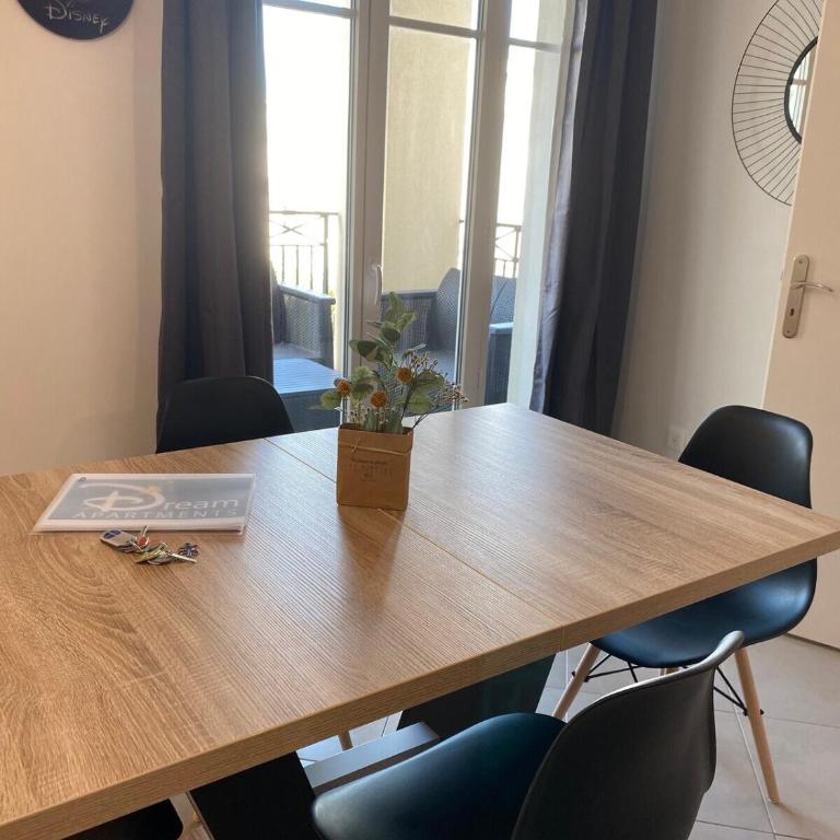 Douillet By Dream Apartments - Apartment mit 2 Schlafzimmern und Gartenblick - 11
