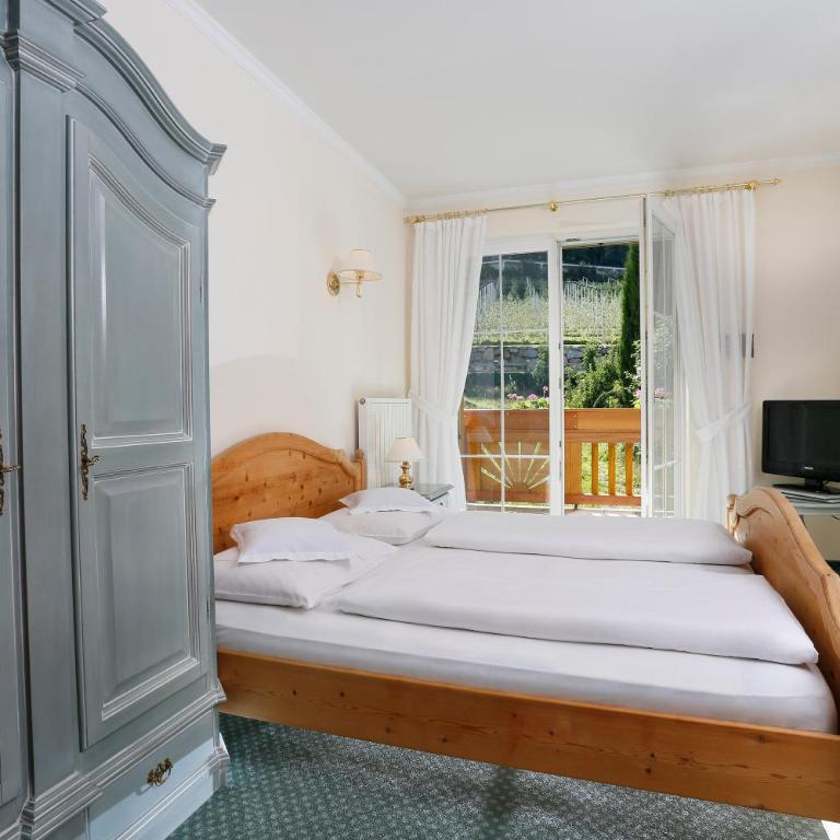 Landhaus Hotel Kristall - Doppelzimmer mit Bergblick - 1