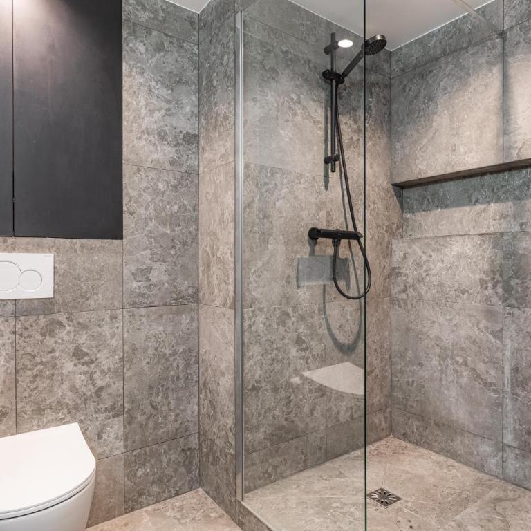Elegant bright and air-conditioned 2 Bedroom apartment in Bastille - Two-Bedroom Apartment - 12