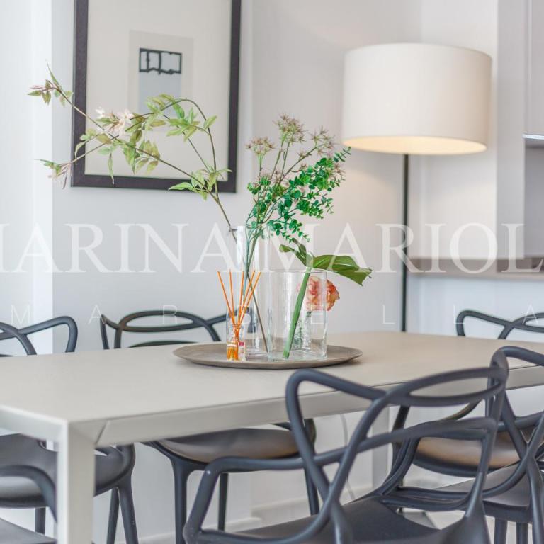 Marina Mariola Marbella - Apartamento de 3 dormitorios con vistas al mar - 2
