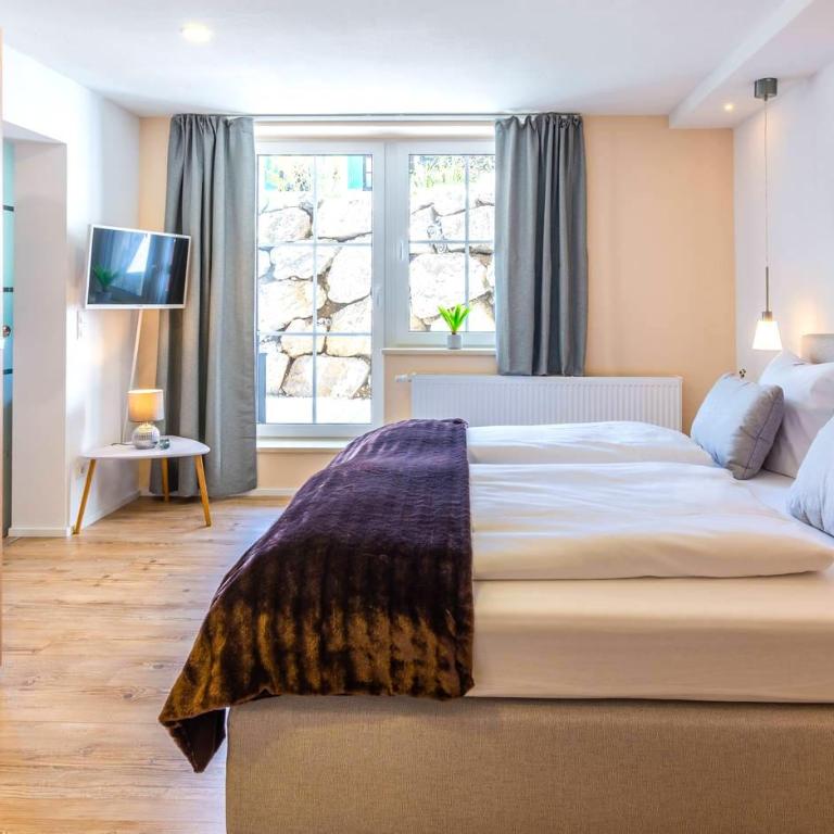 Ferienwohnung "Hirschbergsuite" - Mit Hotelfrühstück, Sauna, fast direkt am See - Deluxe Apartment - 2