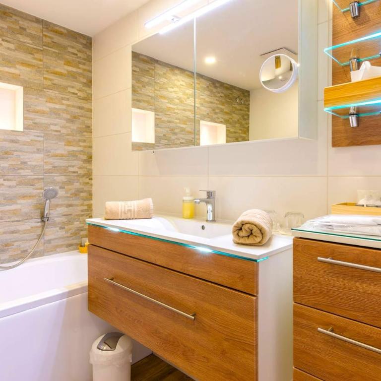 Ferienwohnung "Hirschbergsuite" - Mit Hotelfrühstück, Sauna, fast direkt am See - Deluxe Apartment - 10