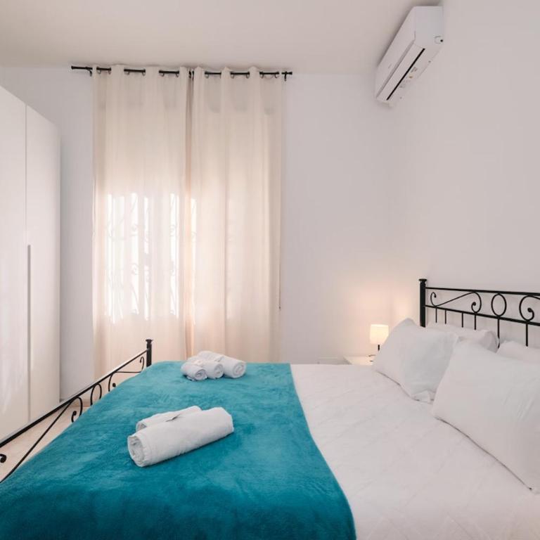 Modern Comfort & Private Patio 5 Min to Metro C - Appartement 2 Chambres - 1