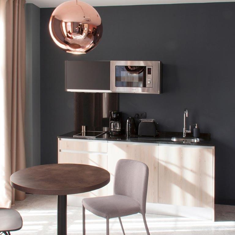 Be Mate Málaga Soho - Habitación Clásica con balcón - 6