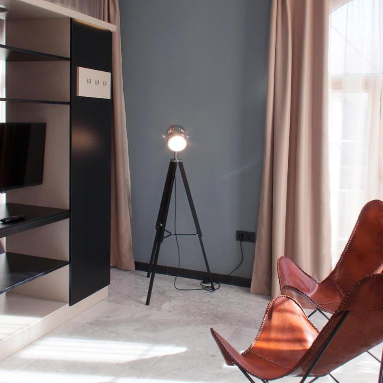 Be Mate Málaga Soho - Habitación Clásica con balcón - 2