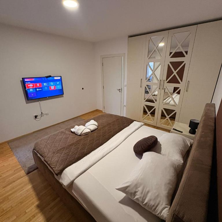 NAR Royalton Apartment #27 Free Parking - One-Bedroom Apartment with Balcony - 9