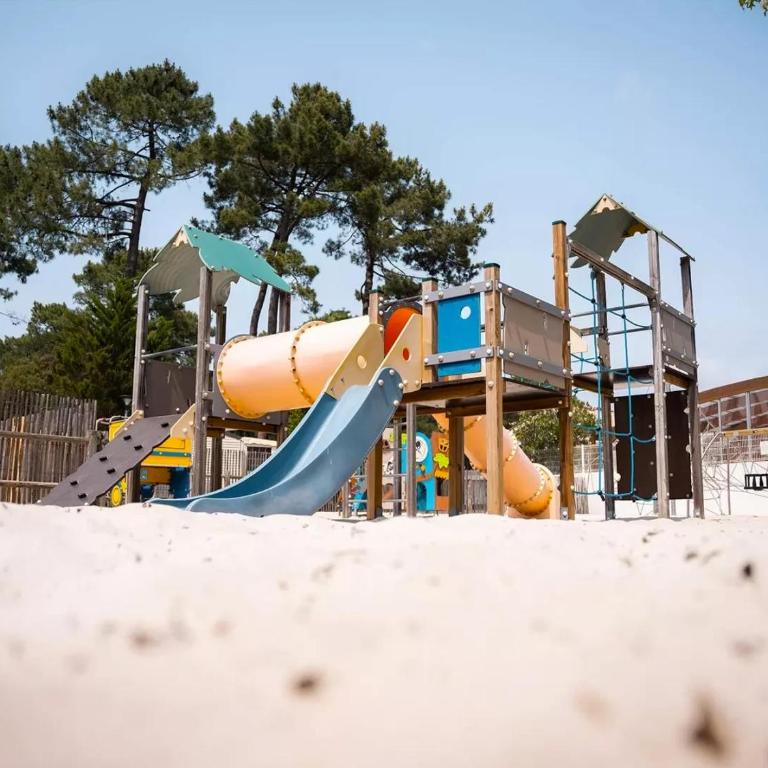 Les lodges des pins, bungalows paisibles dans les pins au cap ferret proche des pistes cyclables - Bungalow mit Terrasse - 8