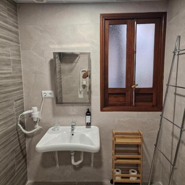Habitación 1 con Baño Privado Casa Siglo XV Termas Romanas - Habitación Doble - 12