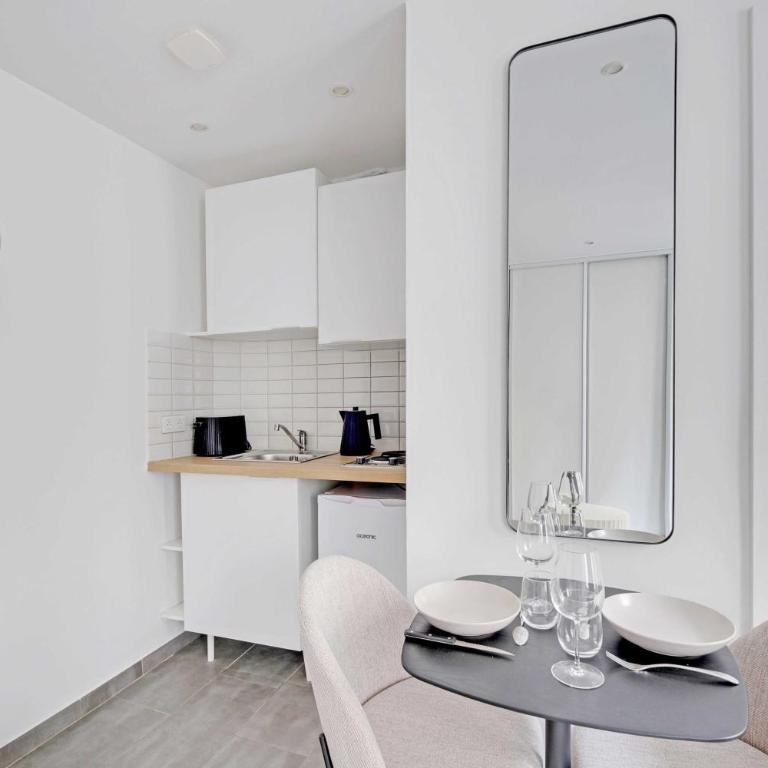 Charming studio - AC- 2P- Sentier - Studio - 6