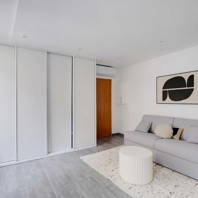 Charming studio - AC- 2P- Sentier - Studio - 8