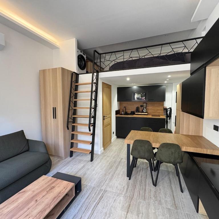 Elegant studio with mezzanine, city center - Studio-Apartment - 1