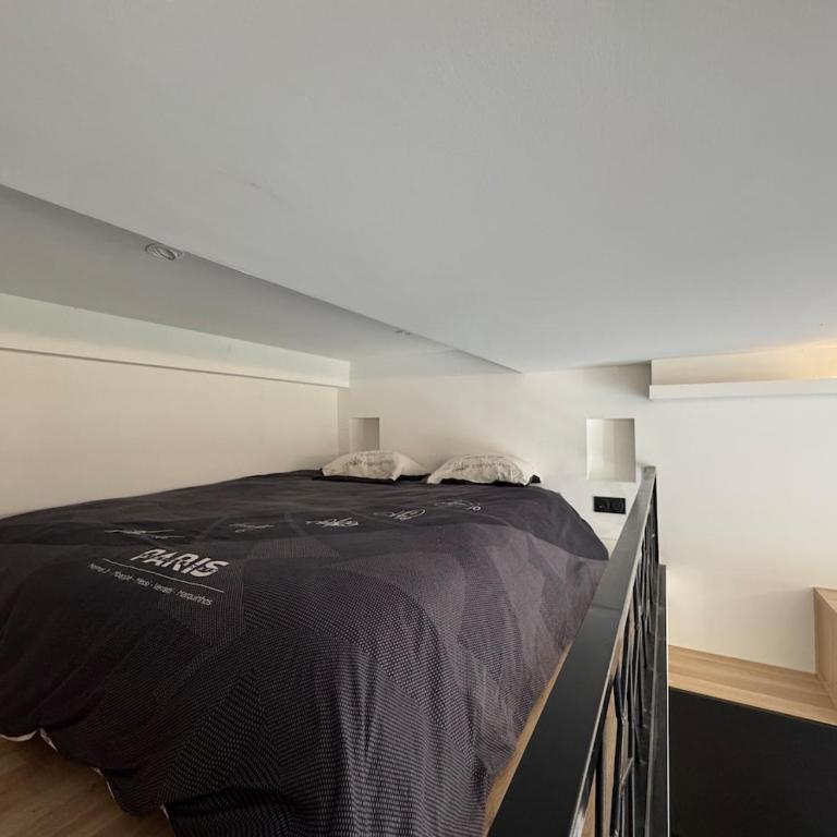 Elegant studio with mezzanine, city center - Studio-Apartment - 3