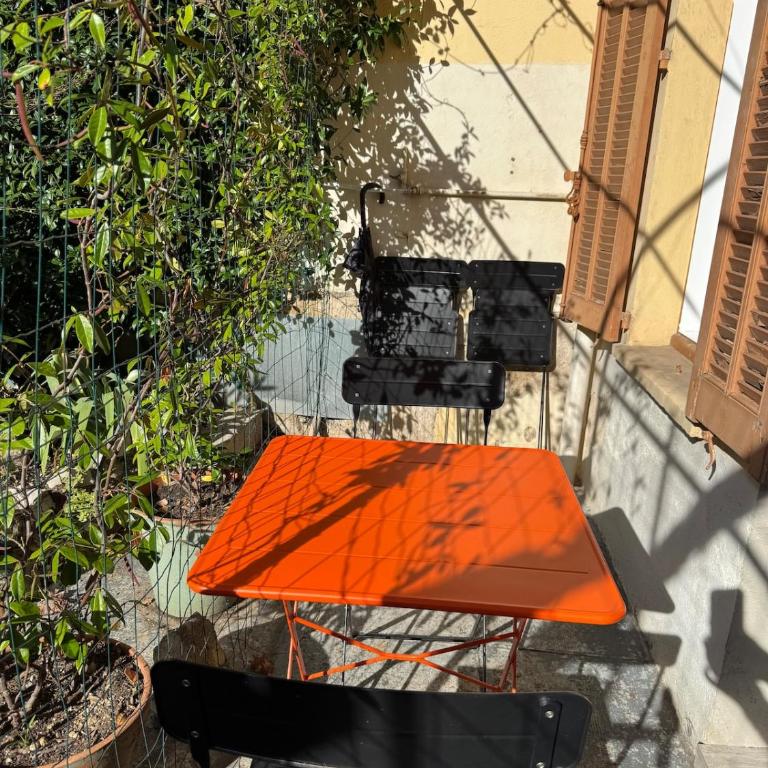 Elegant studio with mezzanine, city center - Studio-Apartment - 11