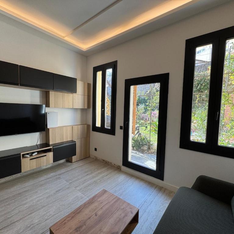 Elegant studio with mezzanine, city center - Studio-Apartment - 12
