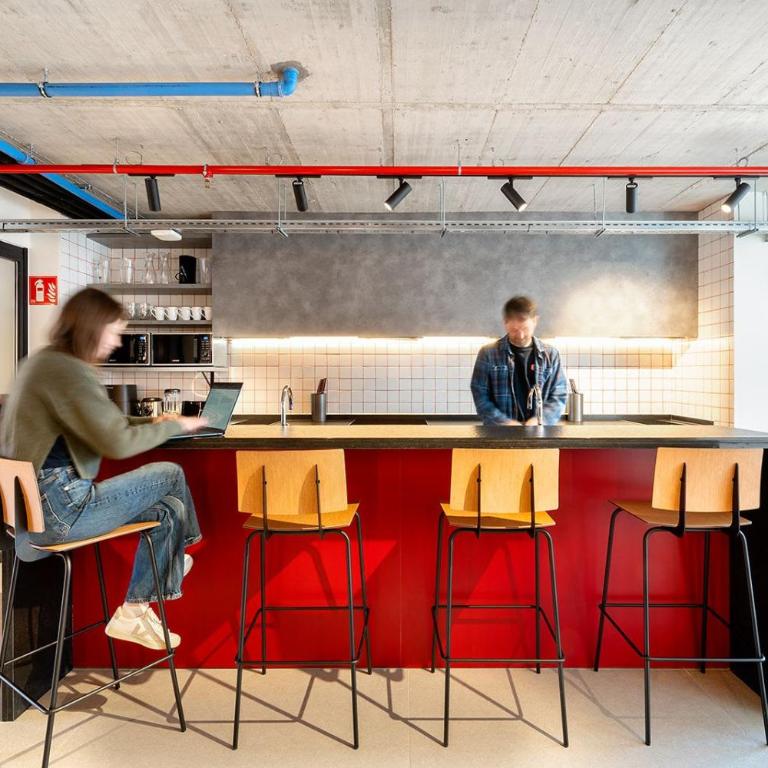 Coliving for Master, Postgrads and Language Learners - Loft - 10