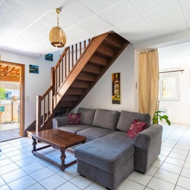Maison climatisée avec jardin - 6 pers - 7 min des plages du Var - Casa con 2 Camere da Letto - 15