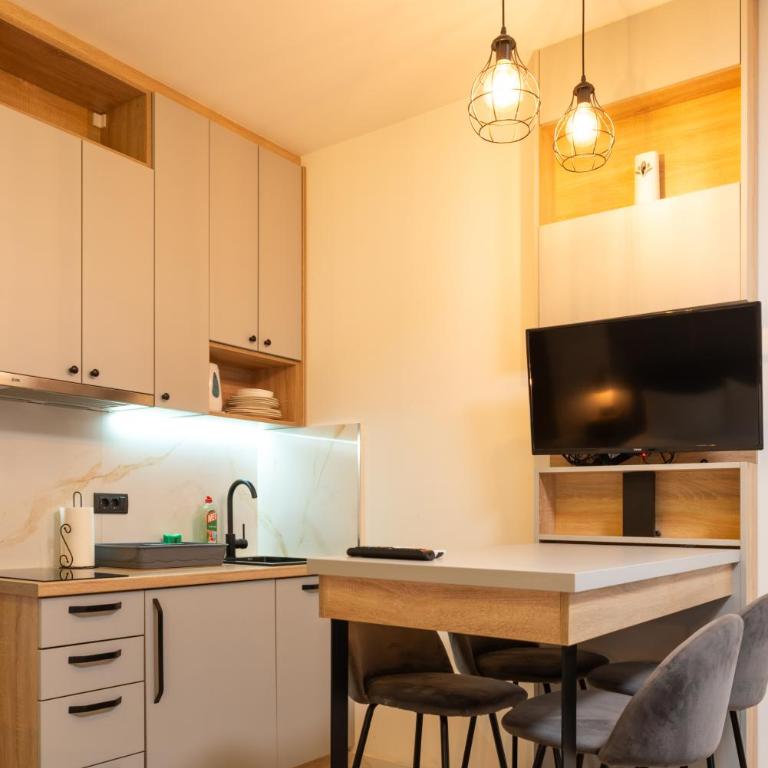 Apartmani Central & Free parking - Apartman - 4