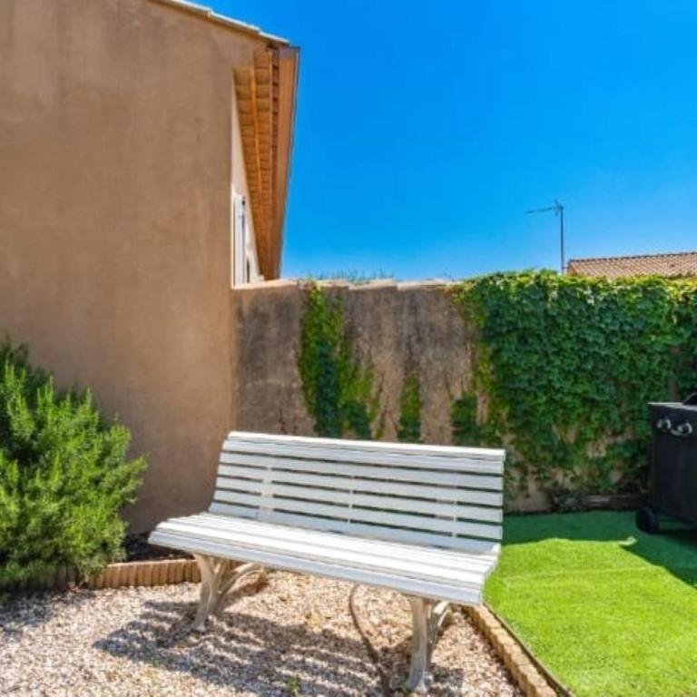 Maison climatisée avec jardin - 6 pers - 7 min des plages du Var - Casa con 2 Camere da Letto - 3