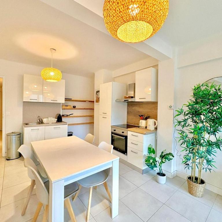 Le Colbert, spacieux, 4 chambres, 4 salles de bain - Apartment - 3