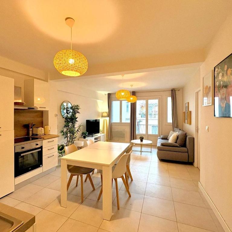 Le Colbert, spacieux, 4 chambres, 4 salles de bain - Apartment - 2