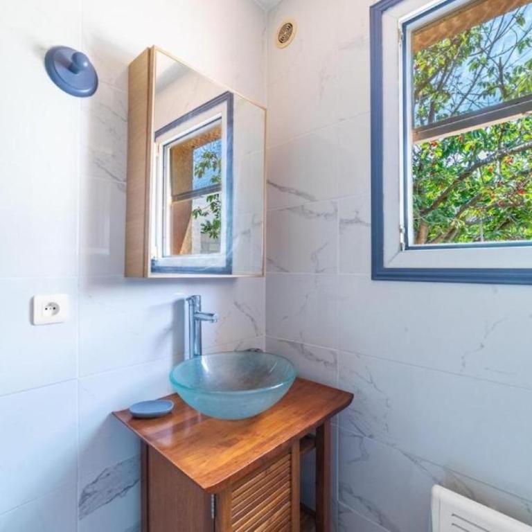 Maison climatisée avec jardin - 6 pers - 7 min des plages du Var - Casa con 2 Camere da Letto - 9