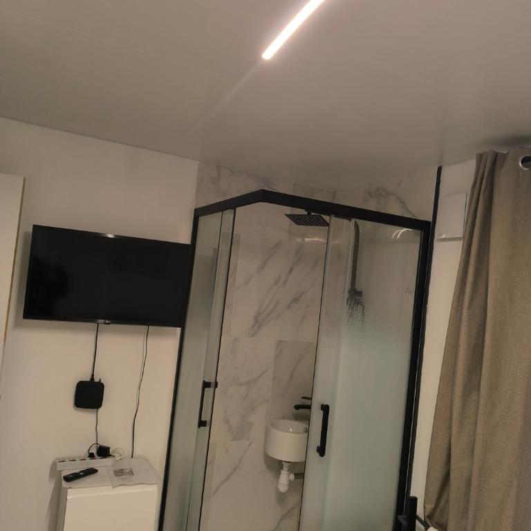 Neuw room Calaisis - Chambre Simple Standard - 6